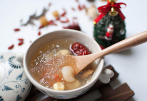 Yến chưng táo đỏ hạt sen: Món ăn cực kỳ bổ dưỡng cho cả nhà!