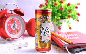 Nước yến ngân nhĩ có tốt không? Khác gì so với yến chưng sẵn?